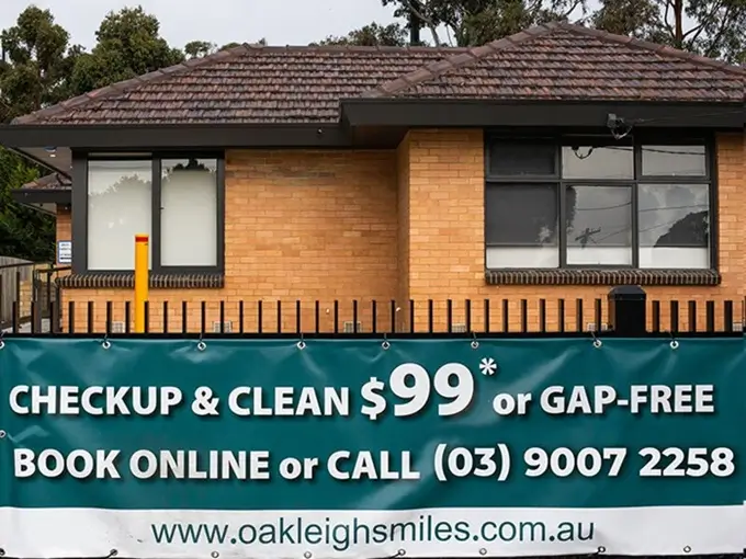 newest-photo-clinic6.1 (2) Oakleigh-Smiles-Checkup-Clean-Offer